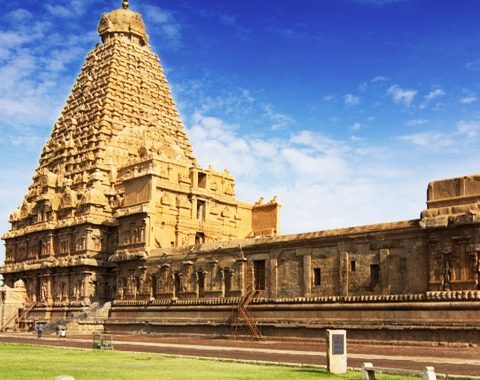 brihadeeshwara chola temple at thanjavur