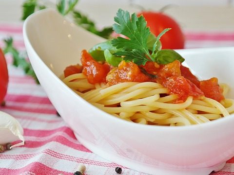 vegetarian pasta and fresh tomato dish